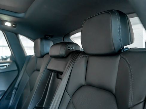 Certified 2021 Porsche Macan S AWD/4WD image 26