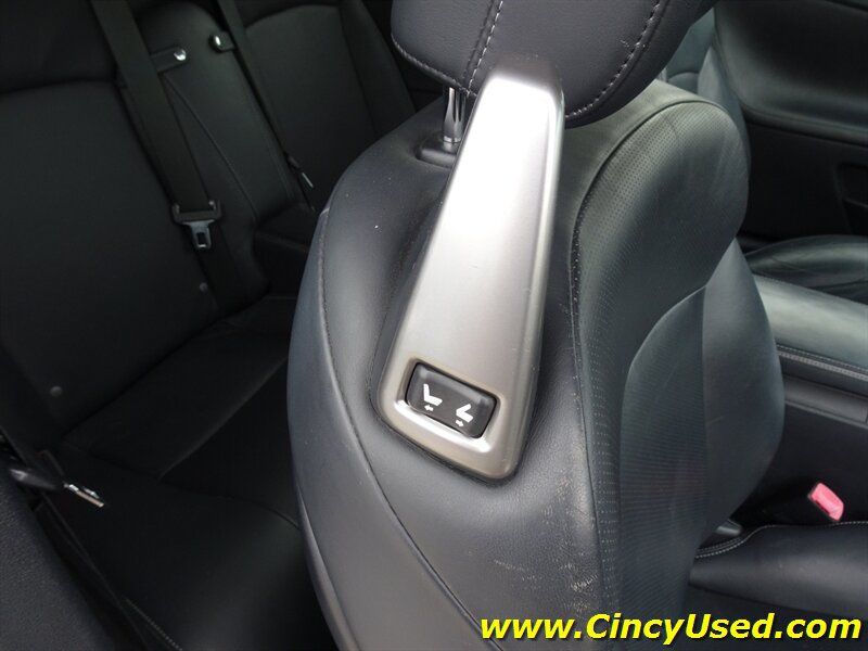 Used 2010 Lexus IS 250C w/ Luxury Pkg RWD image 16