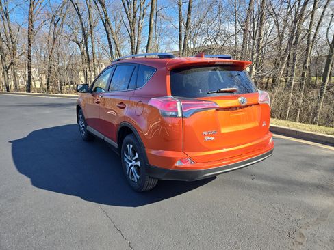 Used 2016 Toyota RAV4 LE image 6