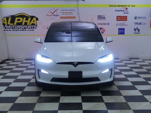 Used 2022 Tesla Model X Plaid image 3