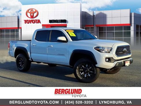 Used 2019 Toyota Tacoma TRD Off-Road image 1