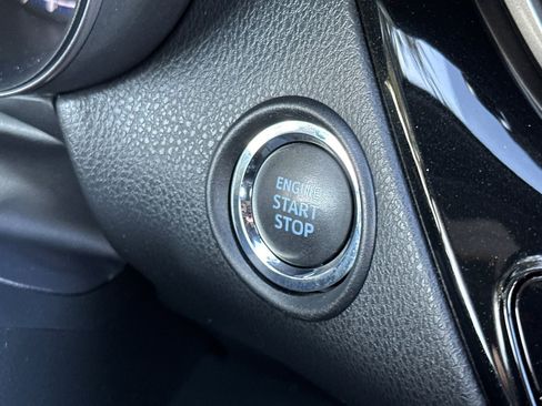 Used 2019 Toyota C-HR XLE image 27