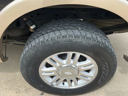 Used 2013 Ford F150 Lariat w/ Mid Equipment Group AWD/4WD image 11