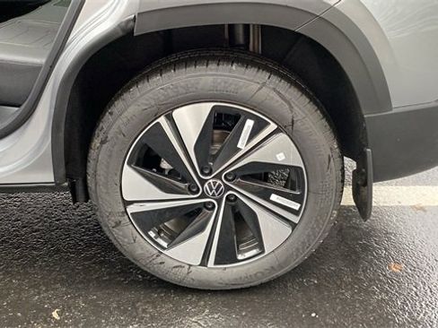 New 2026 Volkswagen Taos SE image 27
