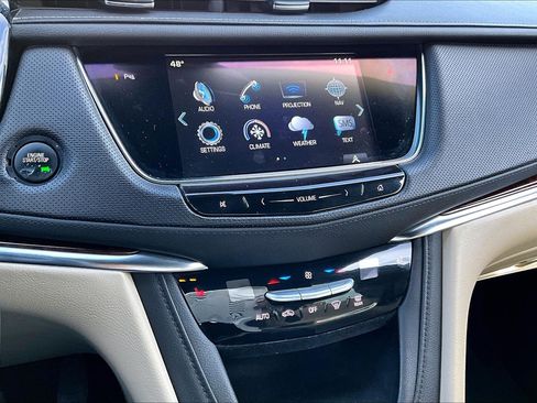 Used 2017 Cadillac XT5 Luxury w/ Driver Awareness Package image 15