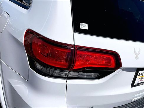 Used 2018 Jeep Grand Cherokee Altitude image 23