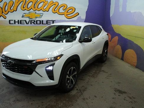 Used 2024 Chevrolet Trax RS w/ Driver Confidence Package image 4