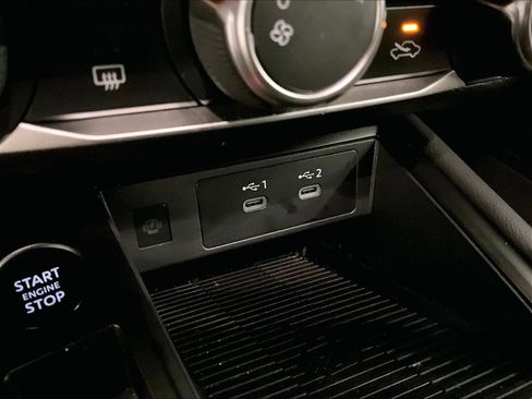 Used 2025 Nissan Kicks SV image 31