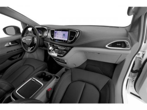 Used 2023 Chrysler Pacifica Touring-L FWD image 18