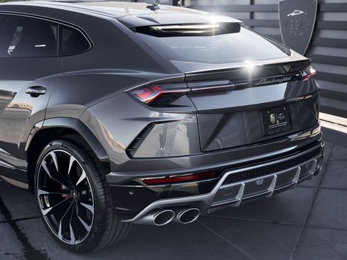 Used 2021 Lamborghini Urus image 9