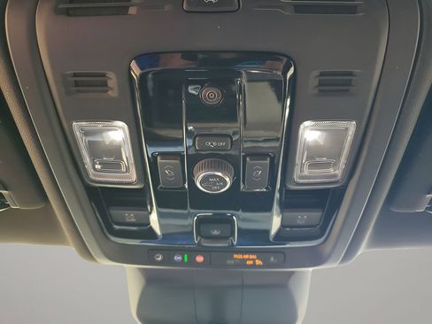 Certified 2025 Cadillac Escalade Premium Luxury image 45