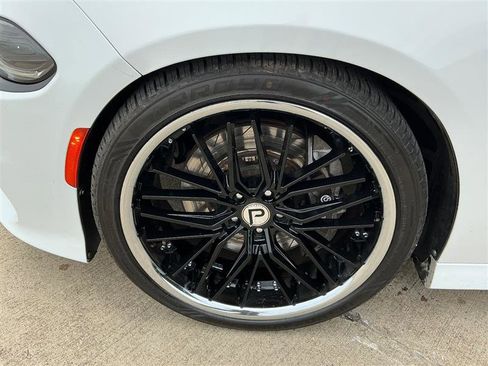 Used 2017 Dodge Charger R/T image 24