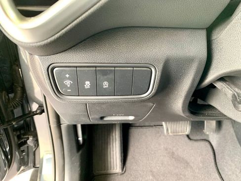 Used 2025 Kia Soul LX FWD image 26
