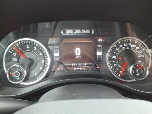 Used 2023 RAM 1500 Laramie image 25