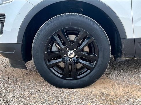 Used 2018 Ford Explorer XLT image 29