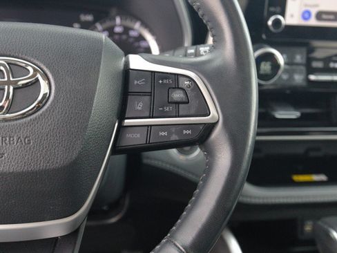 Used 2023 Toyota Highlander XLE AWD/4WD image 20