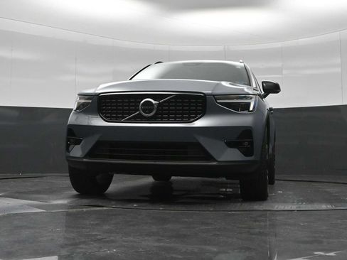 Used 2023 Volvo XC40 B5 Plus w/ Driver Assist Package AWD/4WD image 41
