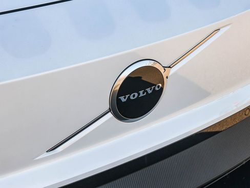 New 2025 Volvo EX30 Plus w/ Protection Package Premier image 16