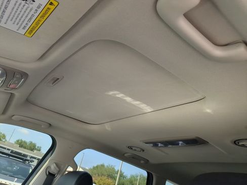 Used 2024 Kia Telluride S w/ S Sunroof Package FWD image 23