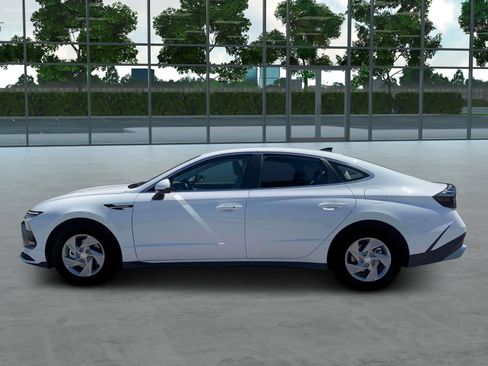 Certified 2026 Hyundai Sonata SE FWD image 3