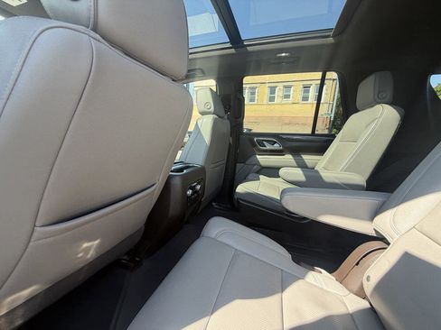 Used 2022 GMC Yukon SLT w/ SLT Premium Package RWD image 18