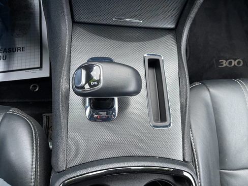 Used 2014 Chrysler 300 S w/ Luxury Group image 27