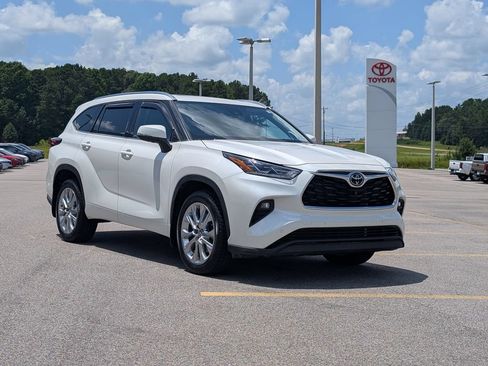 Used 2021 Toyota Highlander Limited FWD image 7