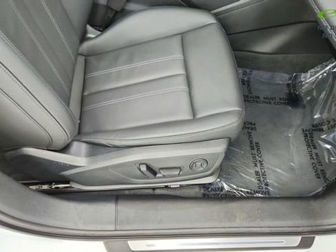 Used 2025 Audi A6 e-tron Premium Plus w/ Premium Plus RWD image 22