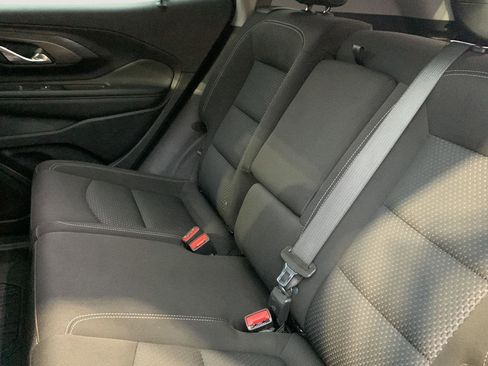 Used 2024 GMC Terrain SLE w/ Driver Convenience Package image 19