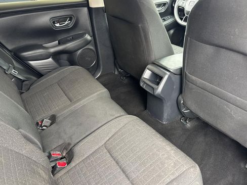 Certified 2025 Honda HR-V LX image 29