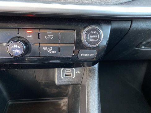 Certified 2022 Jeep Compass Latitude image 12