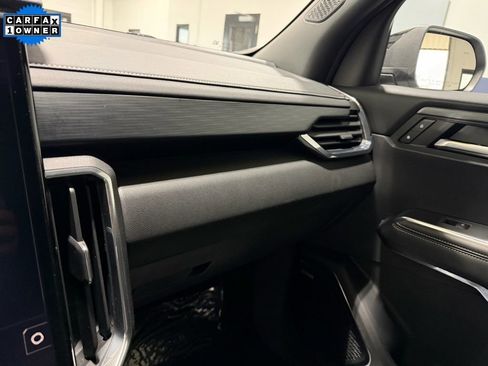 Used 2025 GMC Acadia Elevation image 25