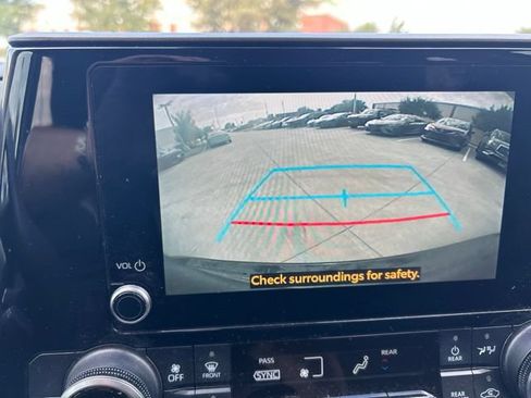 Certified 2024 Toyota Highlander LE FWD image 16