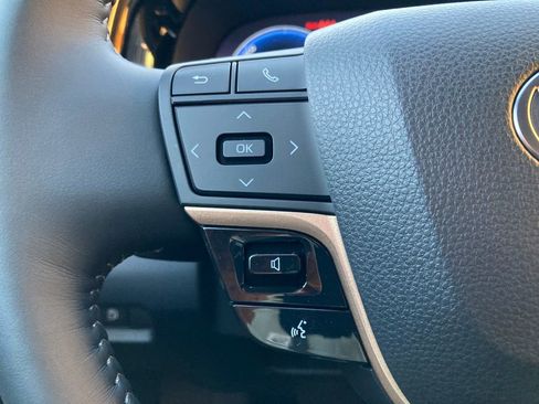 New 2026 Toyota Crown Signia image 7