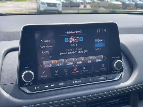 Used 2025 Nissan Rogue S image 21