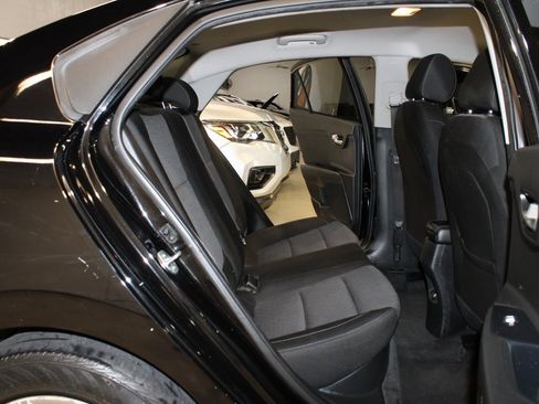 Used 2021 Kia Rio S image 13