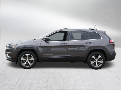 Used 2019 Jeep Cherokee Limited w/ Trailer Tow Group AWD/4WD image 4