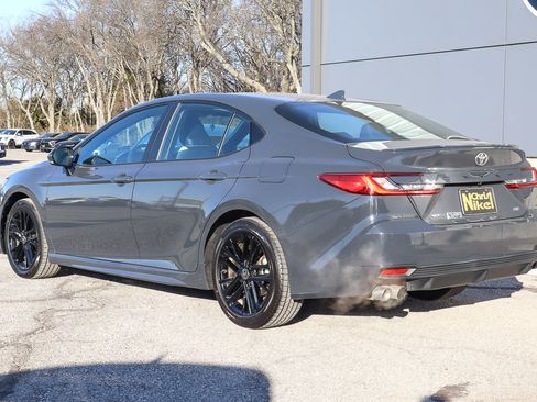 Used 2025 Toyota Camry SE image 6