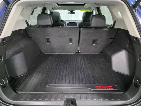 Used 2022 GMC Terrain Denali w/ Denali Premium Package AWD/4WD image 11