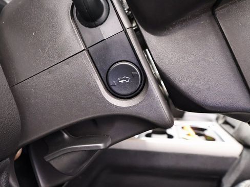 Used 2016 Ford F350 Lariat image 28