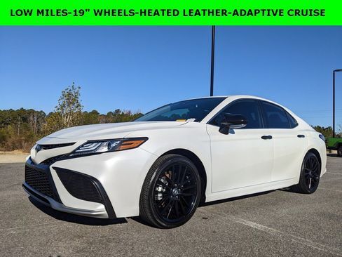 Used 2023 Toyota Camry XSE image 1