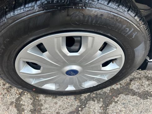 Used 2022 Ford Transit Connect XL image 16