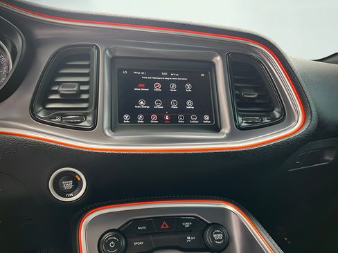 Used 2019 Dodge Challenger SXT RWD image 37