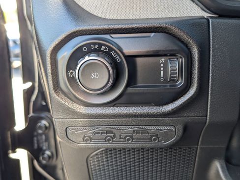 Used 2024 Jeep Wrangler Unlimited Sport AWD/4WD image 36