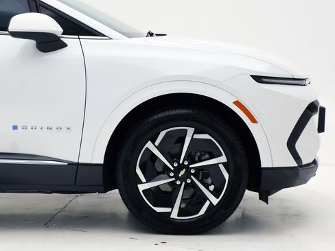 Used 2024 Chevrolet Equinox EV LT image 4