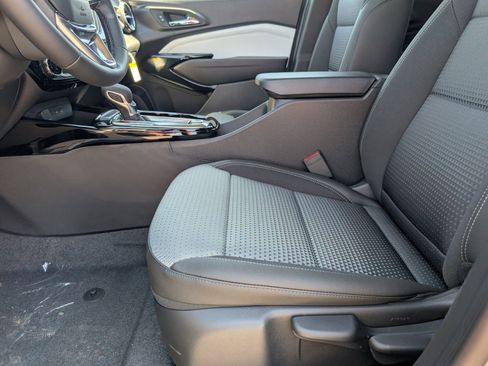 New 2026 Chevrolet Trax LT w/ Driver Confidence Package FWD image 7