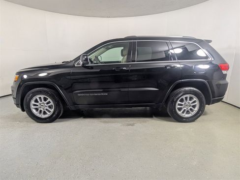 Used 2019 Jeep Grand Cherokee Laredo image 4