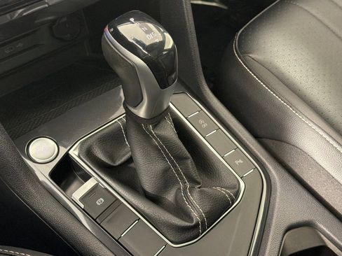 Used 2022 Volkswagen Tiguan SE R-Line image 20