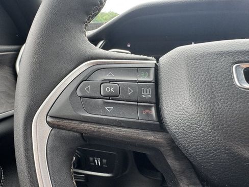 Used 2024 Jeep Grand Cherokee Limited AWD/4WD image 19