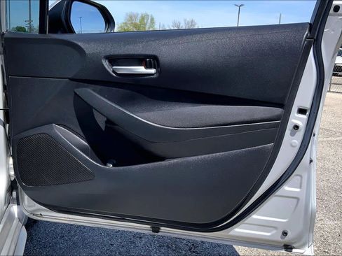 Used 2021 Toyota Corolla LE image 22